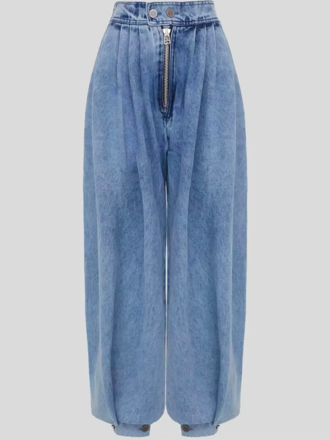 Blue baggy buttoned jeans